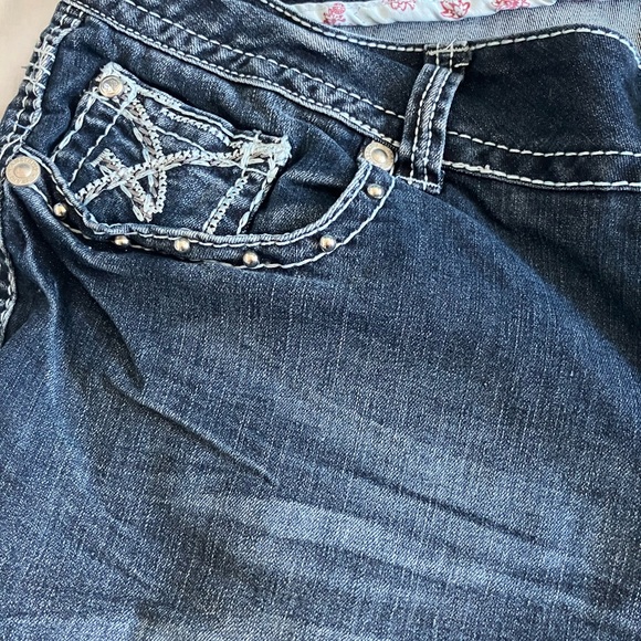 Amethyst Jeans - Picture 6 of 9